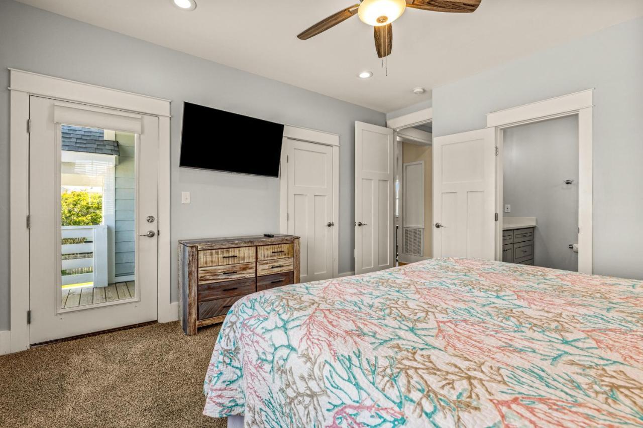 508 Conch Crescent--Ocean Sands South Section B カローラ エクステリア 写真