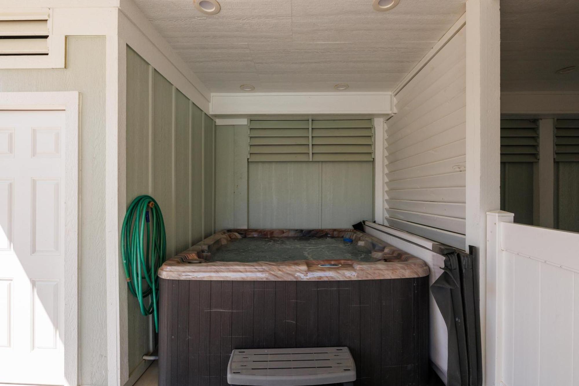 508 Conch Crescent--Ocean Sands South Section B カローラ エクステリア 写真